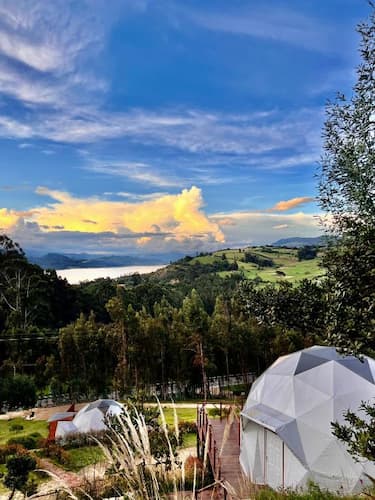 golden glamping guatavita